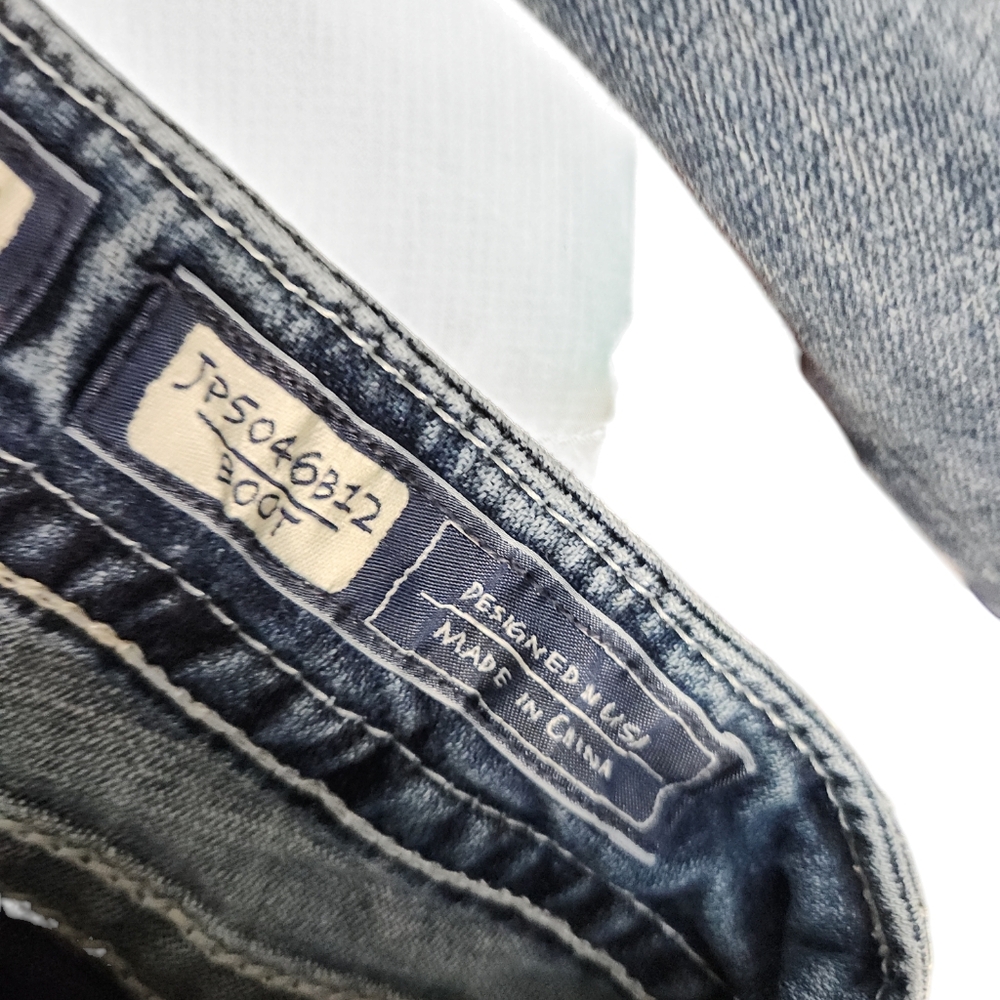 Miss Me Like a Prayer Boot Cut Jeans JP5046312 Size 31 - Picture 10 of 10